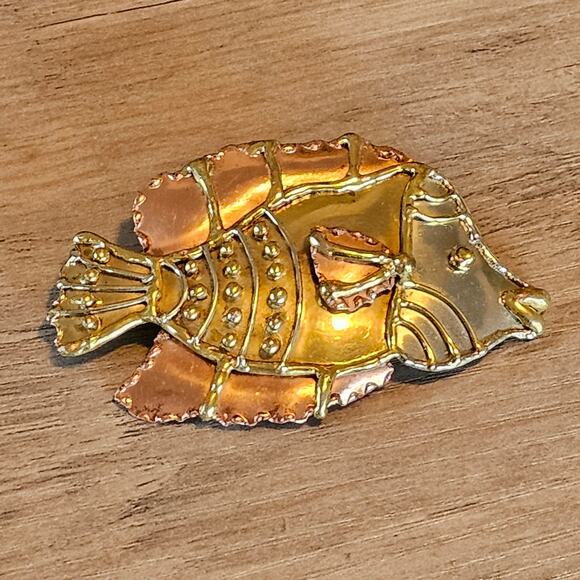 Vintage Mexican Mixed Metal Brutalist Primitive Fish Brooch - Picture 5 of 5